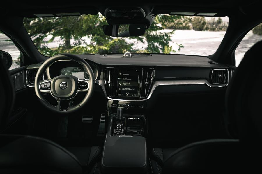 Торпедо Volvo S60 Polestar Engineered 2018 года  (NA) (фото 27 из 30)